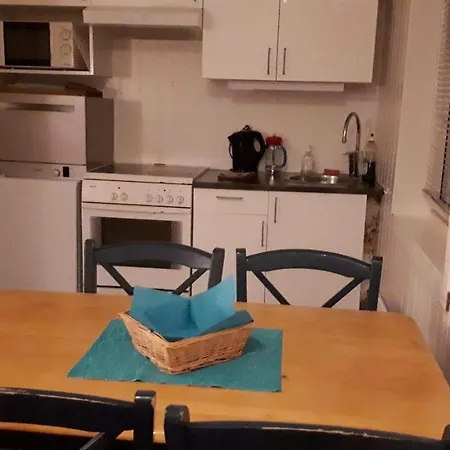 Apartament Claudines Gjestehus
